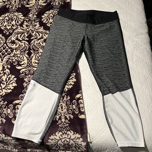 Under Armour cropped leggings